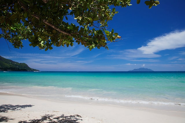 label-mademoiselle-fr_voyager-aux-seychelles-pour-profiter-de-ses-plages-idylliques