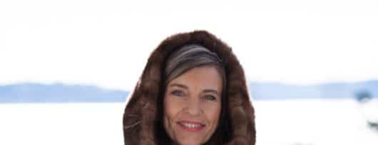 De retour dans la tendance : la veste en fourrure de vison, comment bien la porter ?