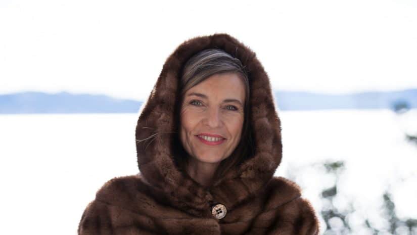 De retour dans la tendance : la veste en fourrure de vison, comment bien la porter ?