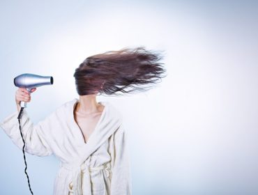 L’huile de ricin pour la pousse des cheveux, un remède naturel
