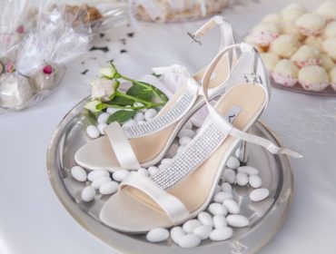 La fabrication d’une boite de dragées de mariage