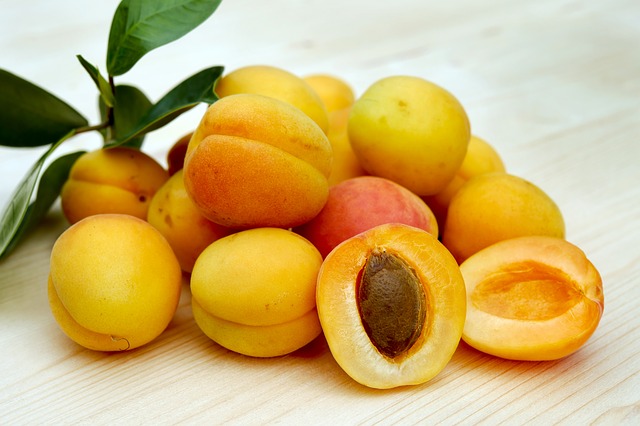 Cyanure : présente dans l’amande d’abricot ?
