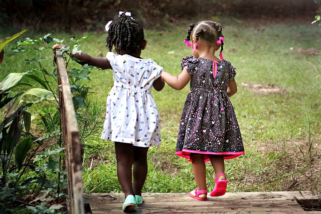 Comment aider votre enfant à bien grandir de manière naturelle ?