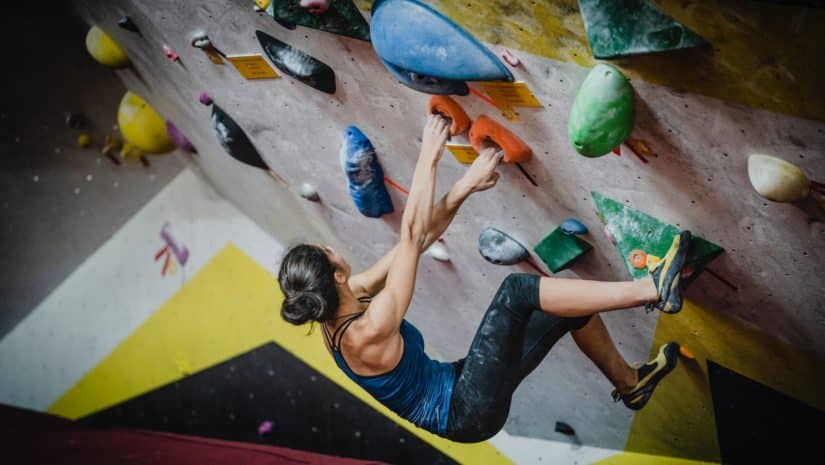 Les salles d’escalade de bloc, un concept de grimpe qui plaît
