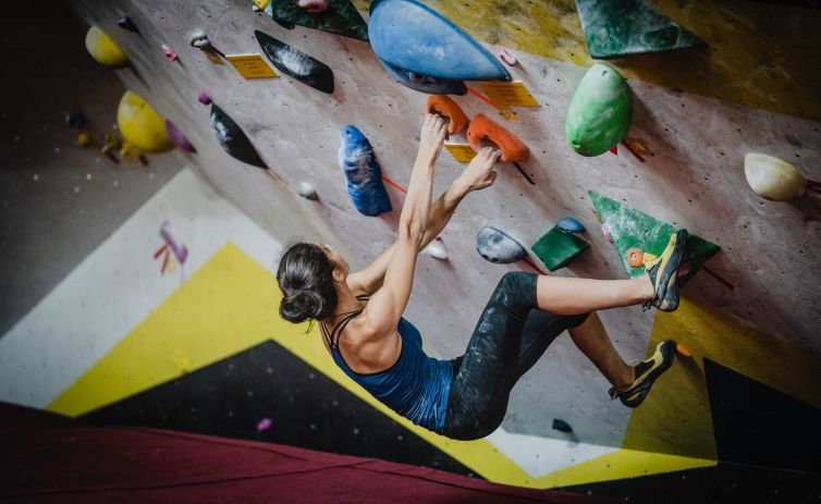 Les salles escalade de bloc un concept de grimpe qui plaît