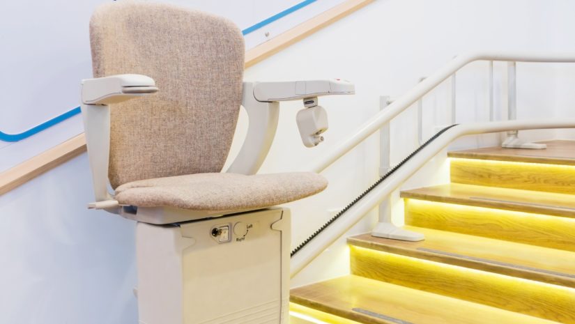 Comment installer une chaise d'escalier ?